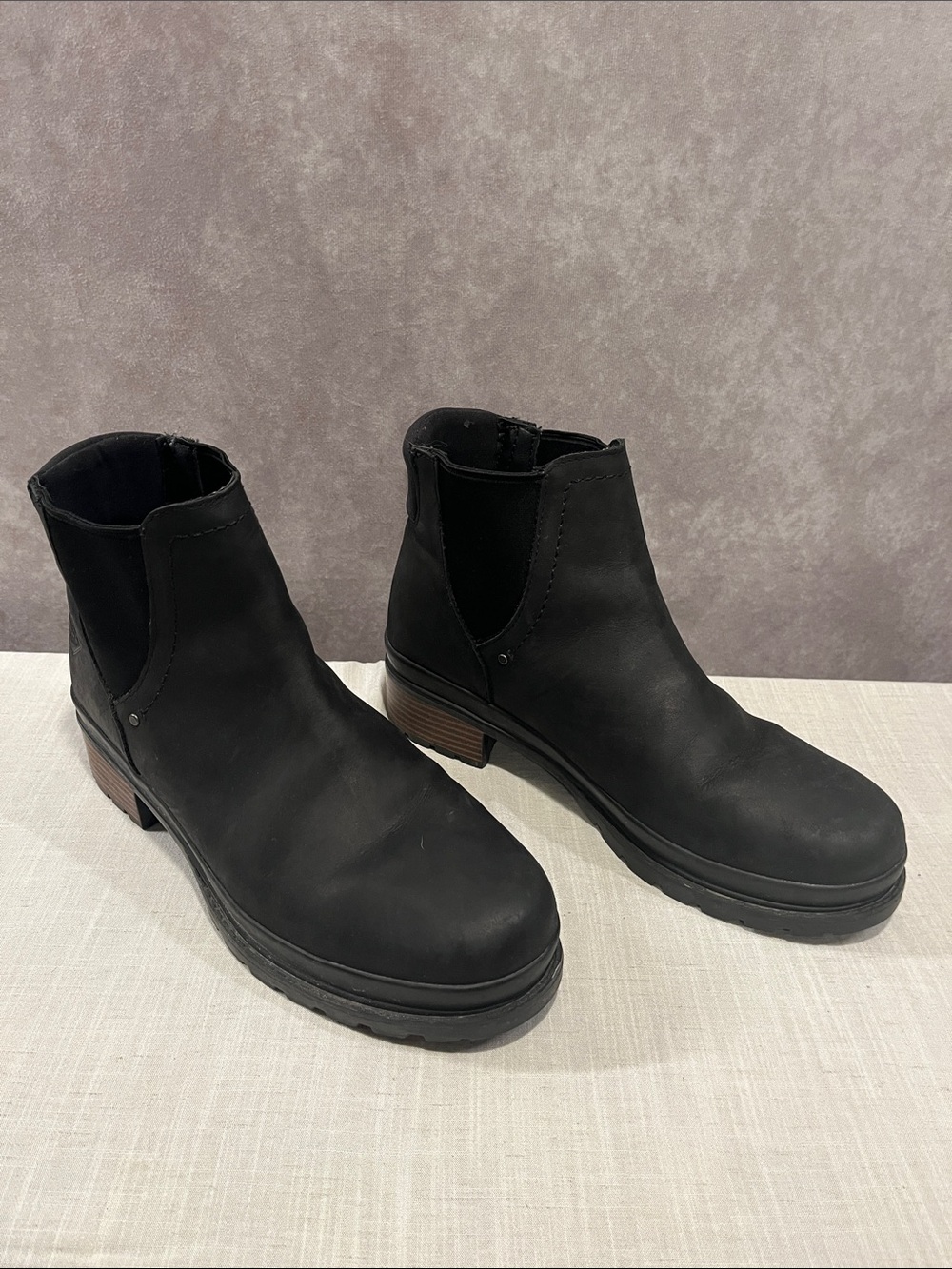 Muck Black Chelsea Ankle Boots - Classic Slip-On Style size 11